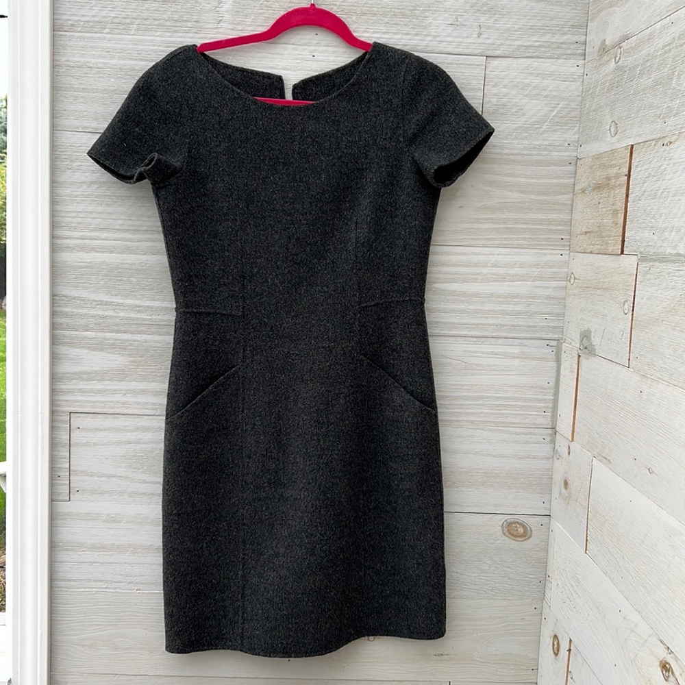 Fitted Wool Dress with Pockets Career Wear Nuriana